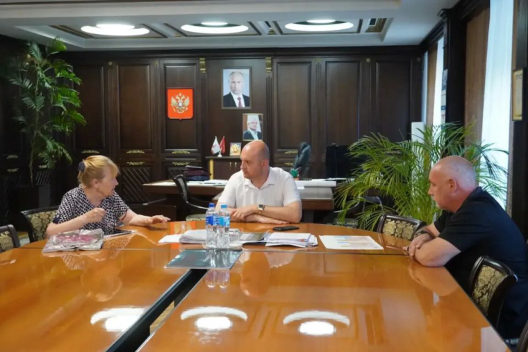 Иван Кошель: Встретился с инициативной керчанкой Галиной Медведевой, которая представляет интересы целой группы активных граждан