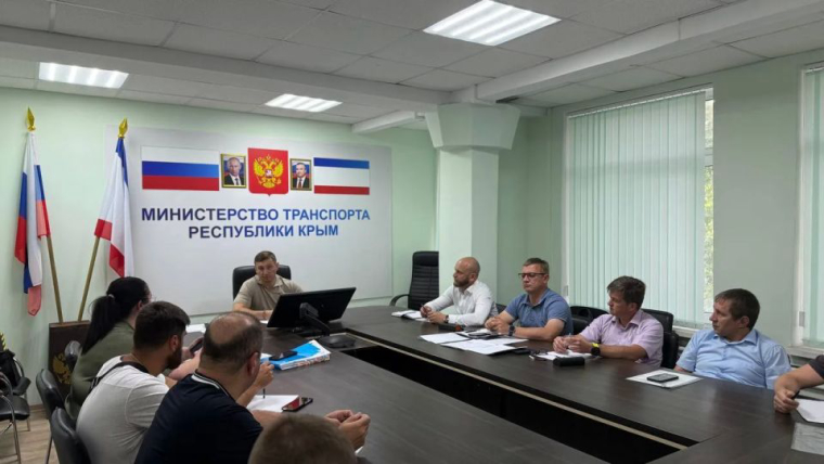 Провел совещание с ГКУ РК «Служба автомобильных дорог Республики Крым» и подрядными организациями