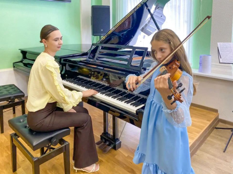 Шесть детских школ искусств в Крыму получат новые инструменты на 23,5 млн рублей